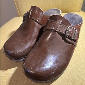 Sven Brown Leather Clogs